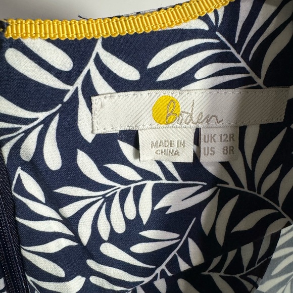 BODEN ‘Ines’ Leaf Print Shift Dress - Picture 4 of 8